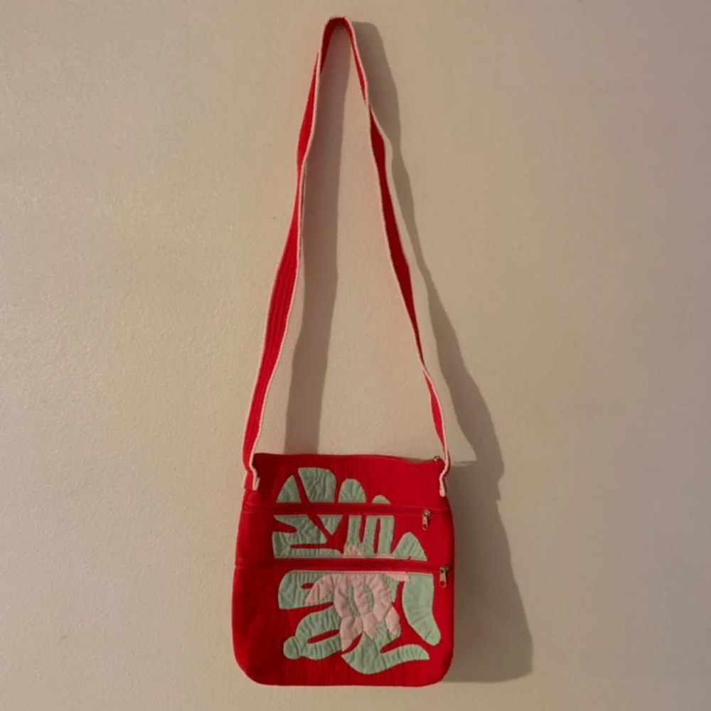 Hawaiian quilt messenger bag